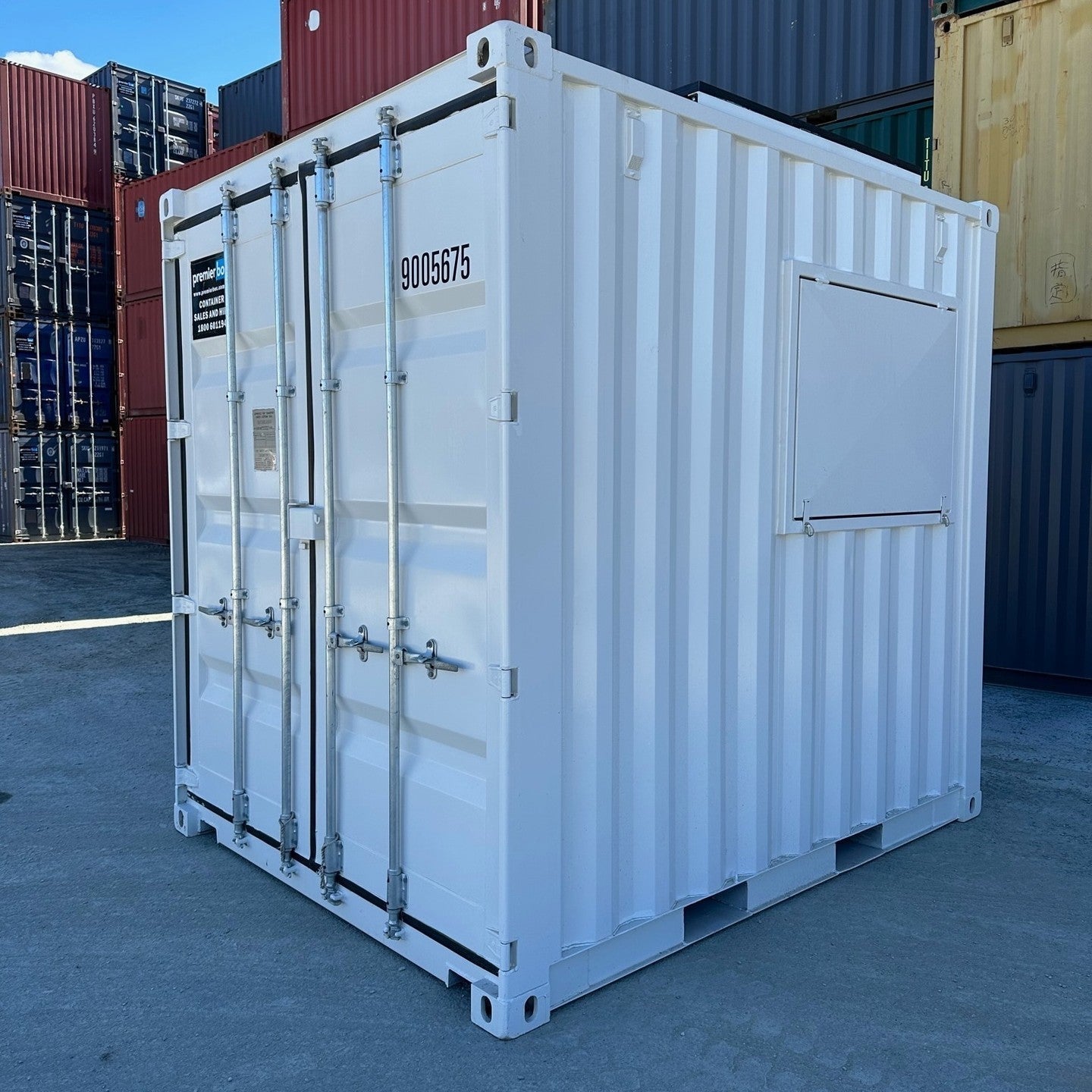 premiershippingcontainers_1689899524_3151428046657623863_4553681639-1-1 10′ high cube has been converted into a custom designed field